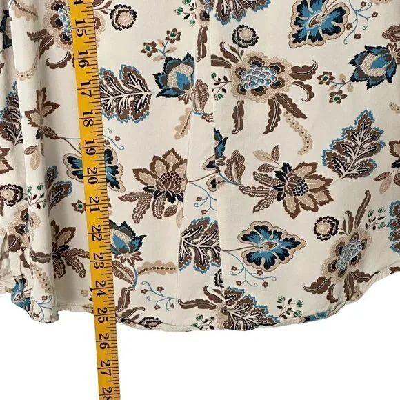 Lane Bryant Plus Size Smocked Floral Top Short-Sleeve Split-Neck Bib Top (14) - Picture 7 of 15